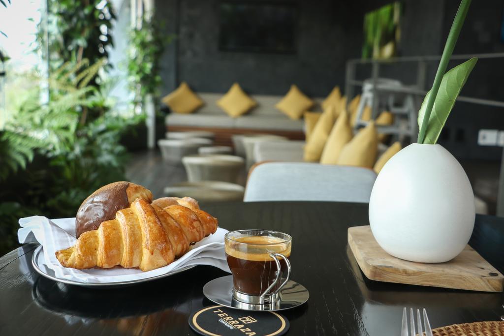 Suites Contempo Mexico City Exterior photo Croissants and coffee