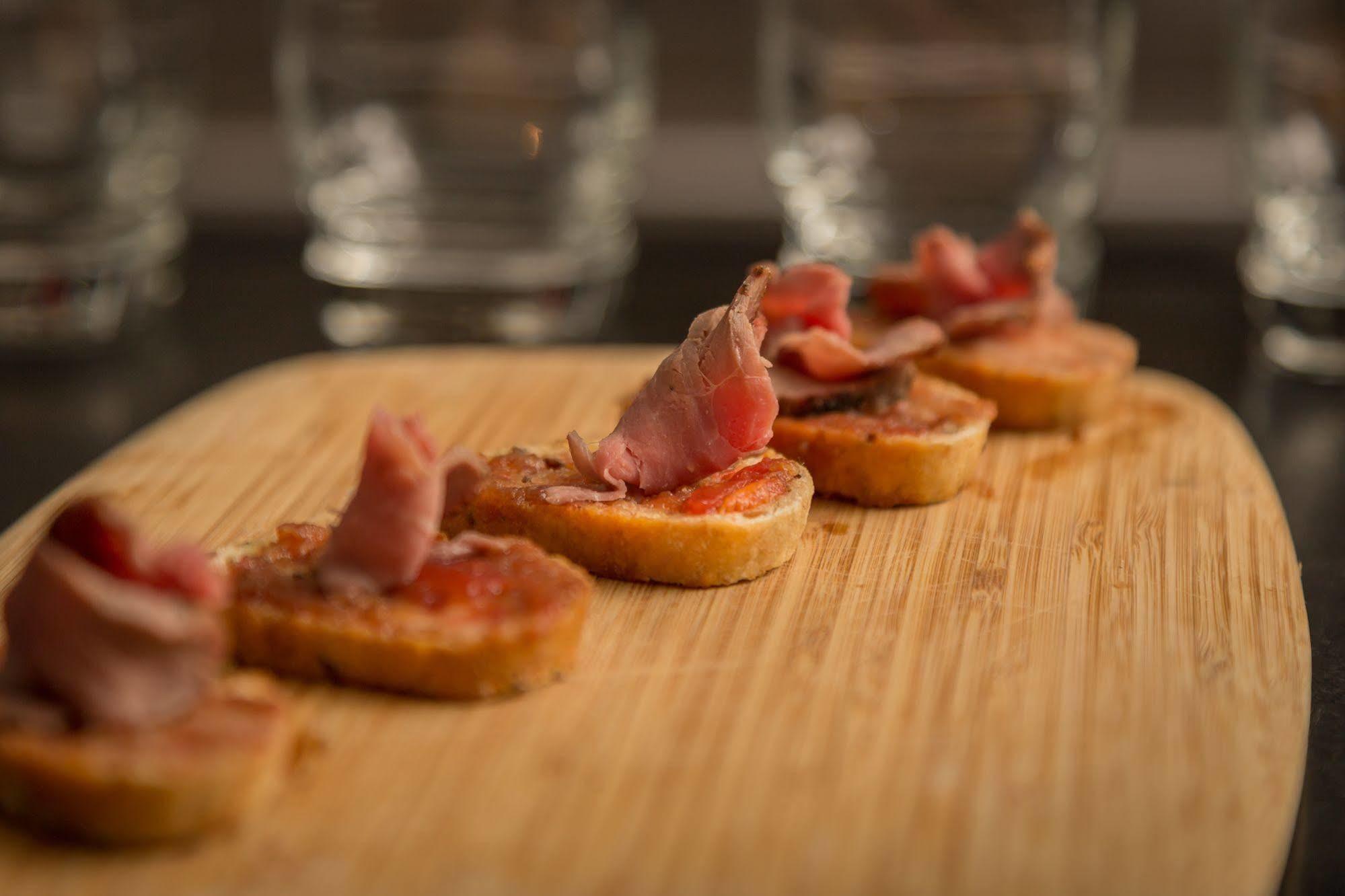 Suites Contempo Mexico City Exterior photo Toast with ham