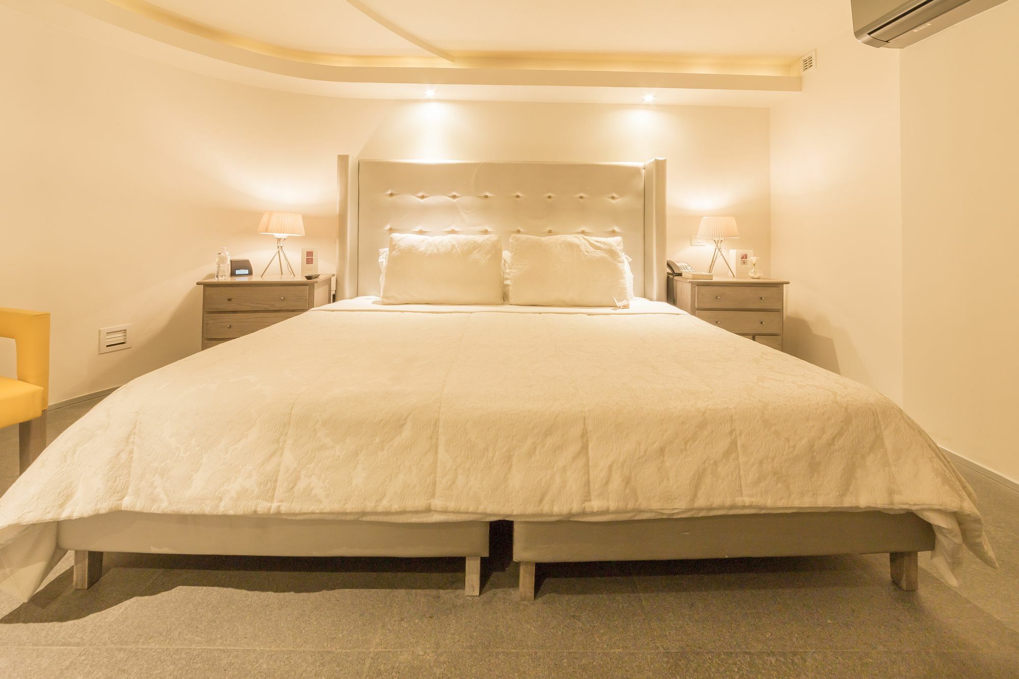 Suites Contempo Mexico City Exterior photo A bedroom